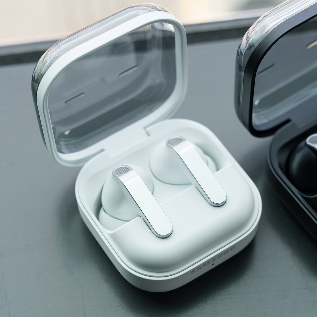 Samsung Buds 4 Pro 1:1 - Image 4